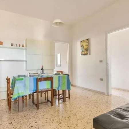 Aura Apartment *